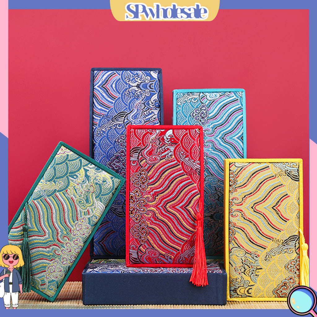 &lt;SPwholesale&gt; Hộp Đựng Vòng Tay / Vòng cổ Thêu Họa Tiết Phong Cách Trung Hoa Sang Trọng Mịn Màng Không Phai Màu Cho Nữ