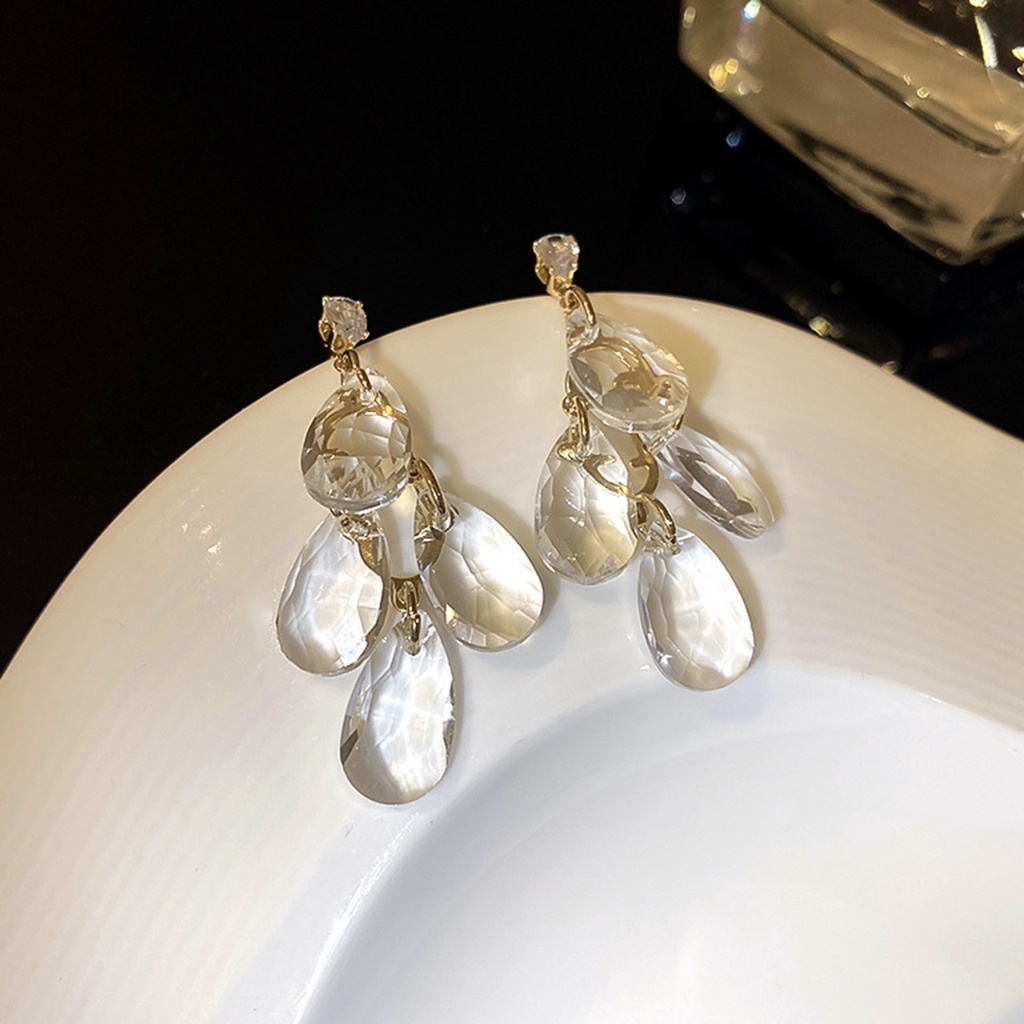 1 Đôi Bông Tai Dáng Dài Hình Giọt Nước Trong Suốt Độc Đáo Cho Nữ