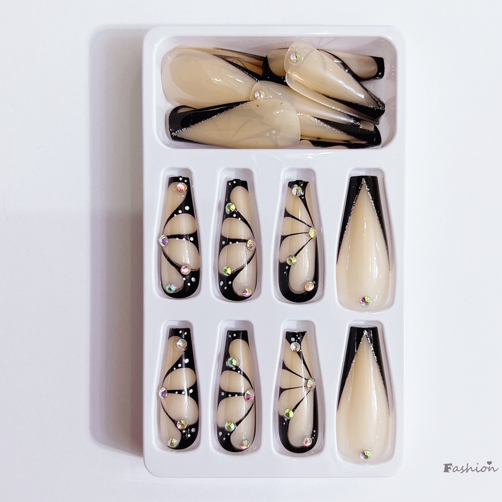 Móng Tay Giả Hình Vuông Họa Tiết Bướm Màu Tối Dễ Thương