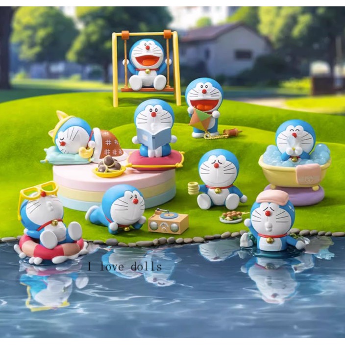 Mô Hình Nhân Vật Doraemon Cầm Hộp Mù Dễ Thương