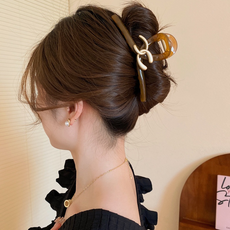 Kẹp Tóc Acrylic Hình Cá Mập Nhỏ In Chữ Đơn Giản Dễ Phối Đồ Cho Nữ