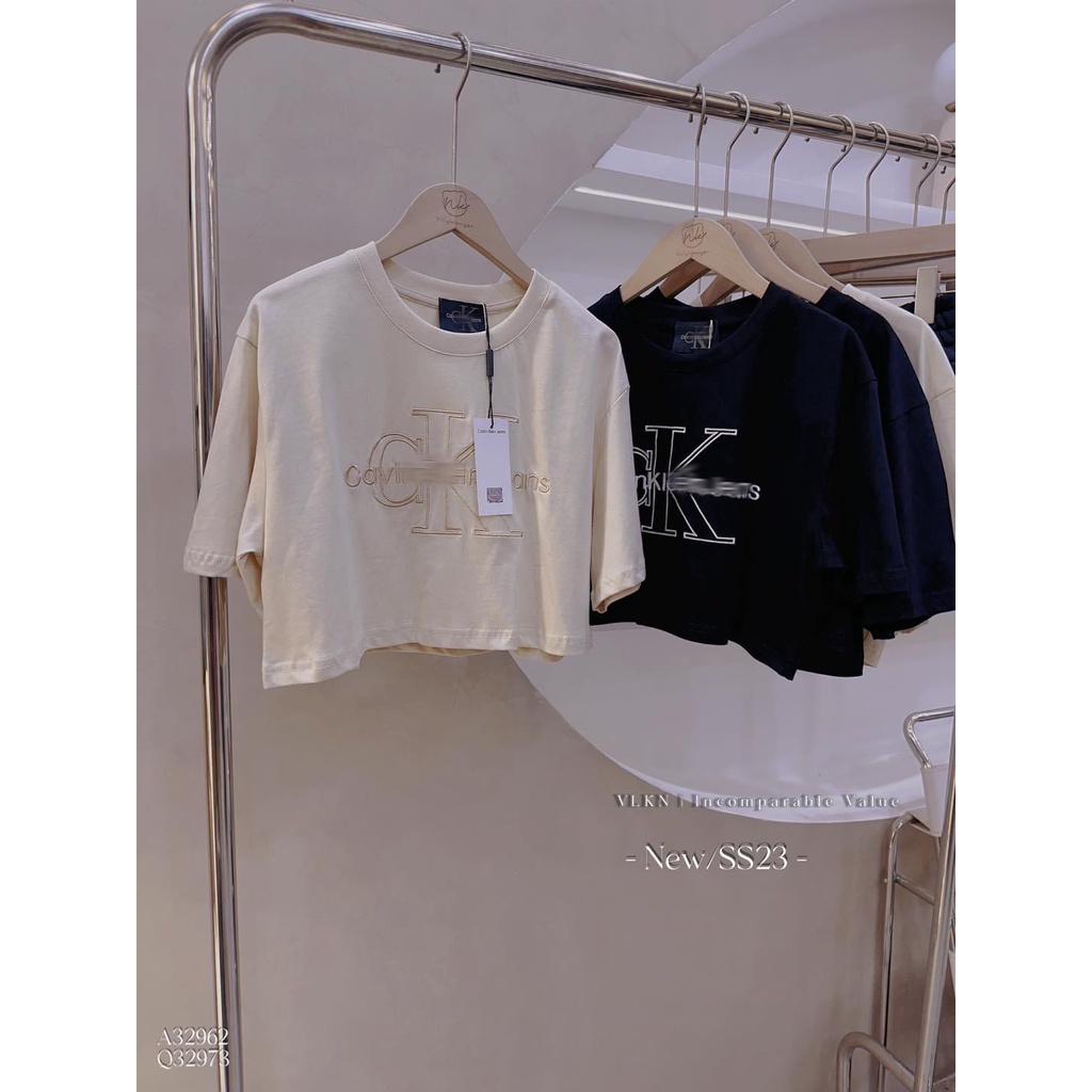 Áo thun in thêu ck crop.top