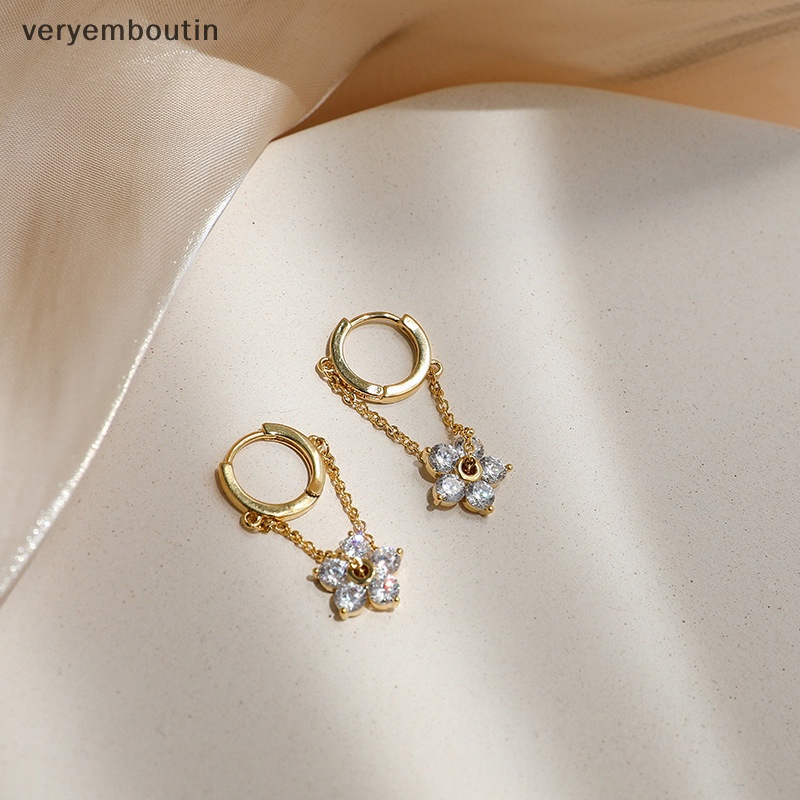 Khuyên Tai Vòng Hoa Đính Đá Kim Cương Giả Thanh Lịch Thời Trang Hàn Quốc Cho Nữ