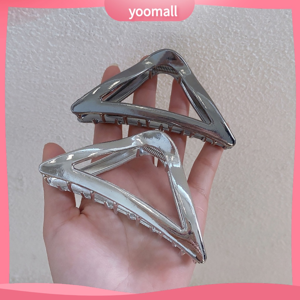 Kẹp Tóc Hình Tam Giác Bằng Kim Loại Màu Trơn Có Răng Chéo