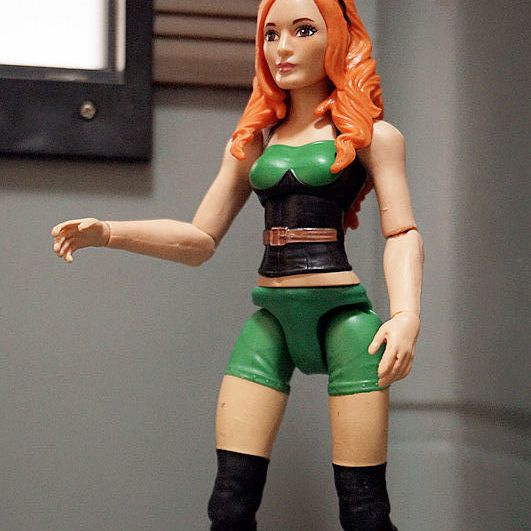 Mô Hình Búp Bê Nữ Chạy Xe Máy Wrestler 20cm Có Khớp Cử Động Được