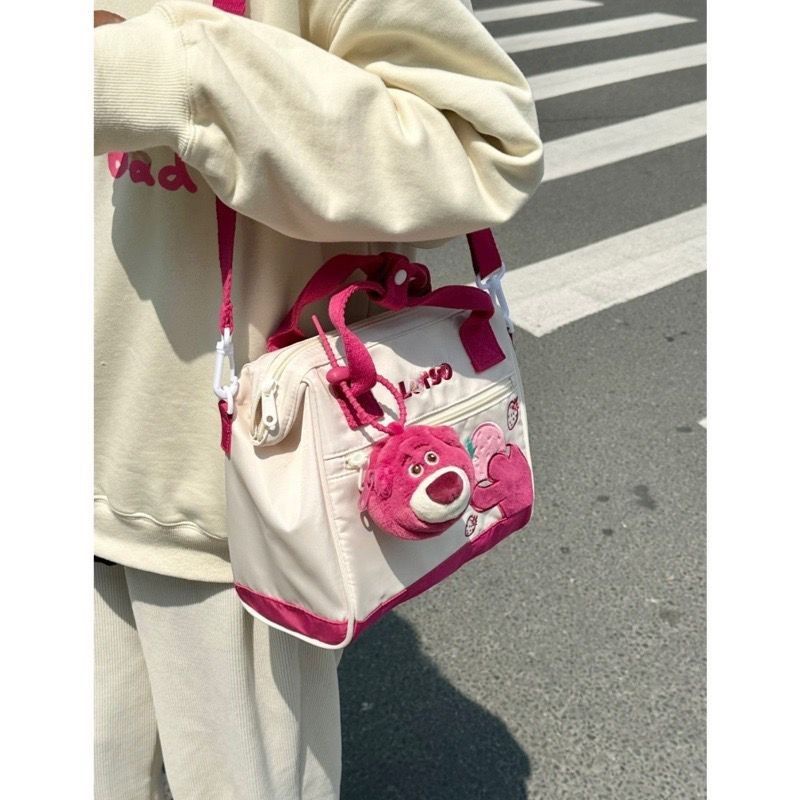 Túi Xách Đeo Vai Cỡ Lớn Họa Tiết Gấu Dâu Tây Hoạt Hình Đáng Yêu Dành Cho Nữ