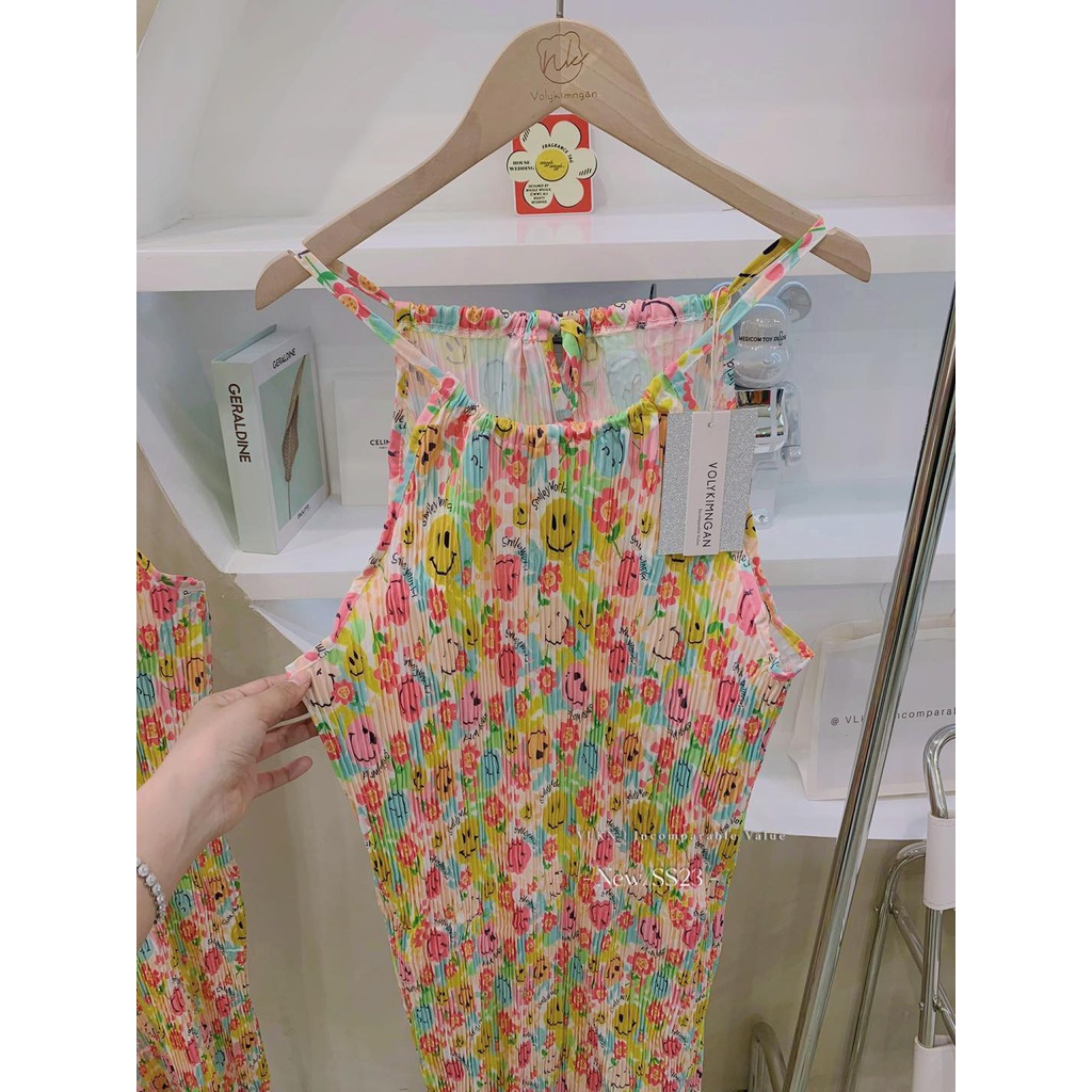 Đầm yếm voan dập ly mặt cười