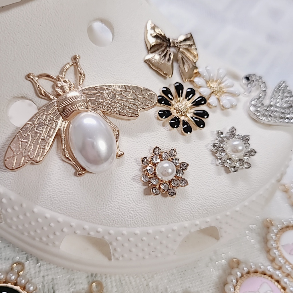 CROCS 1 Cái] Hạt Ngọc Trai Kim Loại Hình Hoa / Kim Cương / Ruy Băng / Ruy Băng Tự Làm Trang Sức