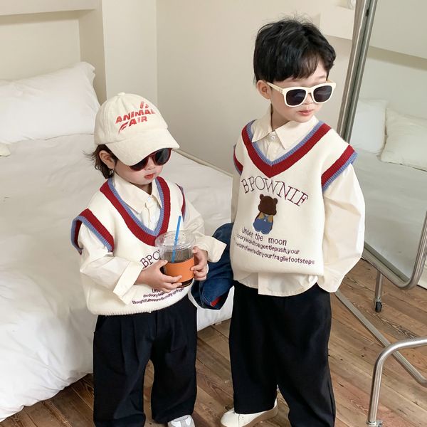 Áo Sweater Dệt Kim Không Tay Cổ Chữ v Thêu Hình Gấu Xinh Xắn Dành Cho Bé