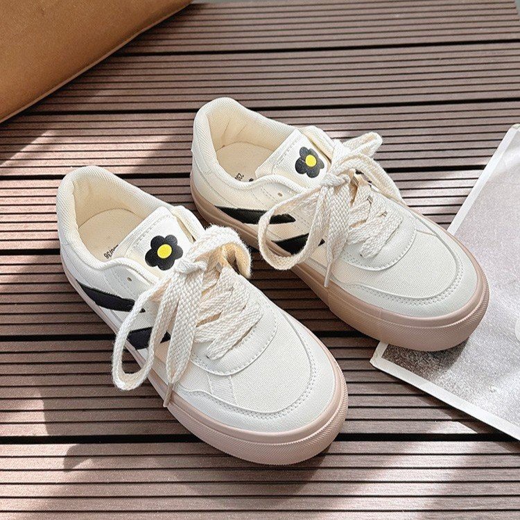 Giày Thể Thao Nữ Đế Bằng Mũi Tròn Thời Trang Năng Động