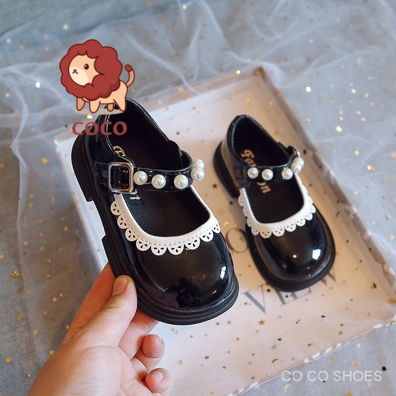 Trẻ em ren giày da nhỏ 2023 mùa xuân phong cách mới cô gái ngọc trai dễ thương giày đơn đế mềm velcro giày công chúa hợp thời trang