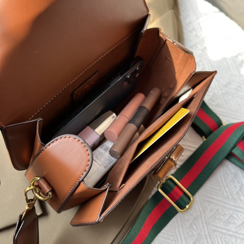 GUCCI6835 Women Sling Bag Casual Elegant Free Shipping Multifunction Crossbody  Saddle Bag M