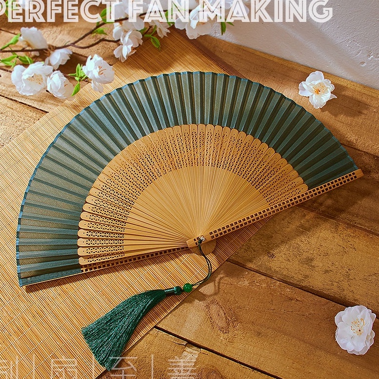 Dmo-Quạt Gấp  Màu Đỏ Đen Phong Cách retro Trung Hoa