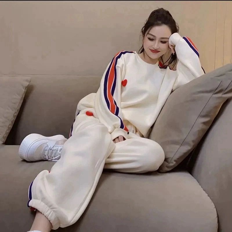 Bộ Đồ Thể Thao Dáng Rộng Thêu Hình Trái Tim Thời Trang Mùa Thu Giản Dị Dành Cho Nữ