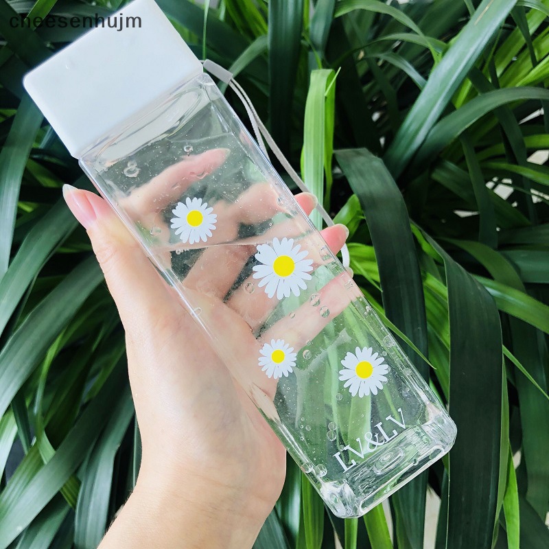 Bình Đựng Nước Bằng Nhựa Trong Suốt Họa Tiết Hoa Cúc Độc Đáo Dung Tích 500ML Kèm Dây Đeo Tiện Dụng