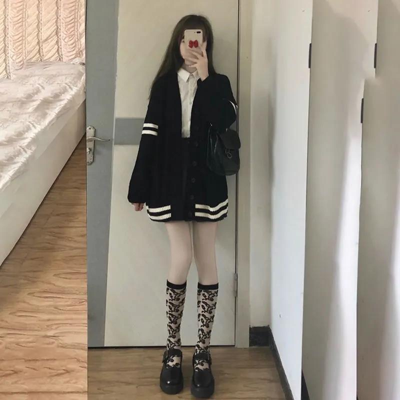 Áo Khoác Cardigan Dệt Kim Tay Dài Dáng Rộng Thêu Hình Chú Ong Nhỏ Phong Cách Hàn Quốc Mới Cho Nữ