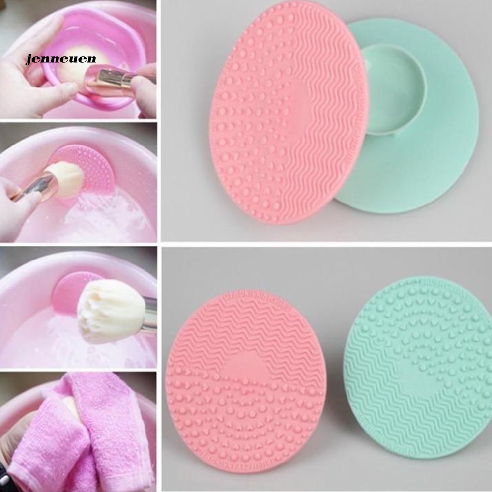 Miếng Rửa Cọ Trang Điểm Hình Tròn Tiện Dụng