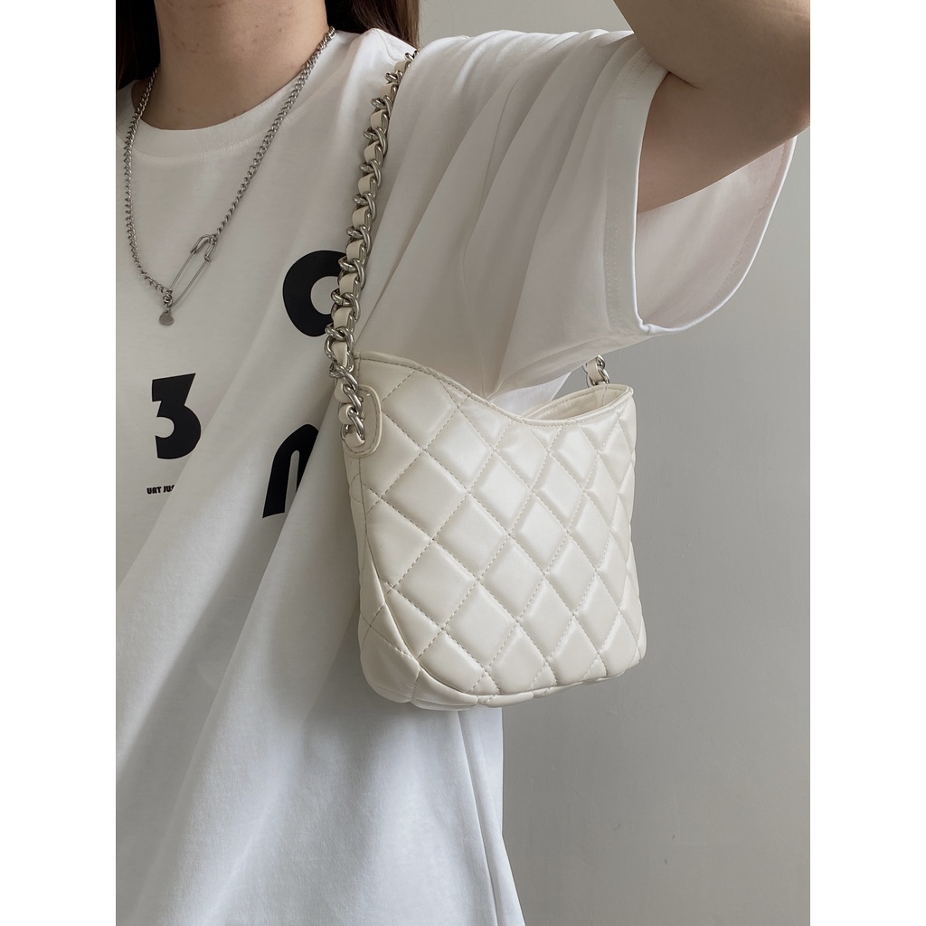 Túi Xách Đeo Vai Phối Dây Xích Đính Đá Phong Cách Thời Trang Mới Cho Nữ