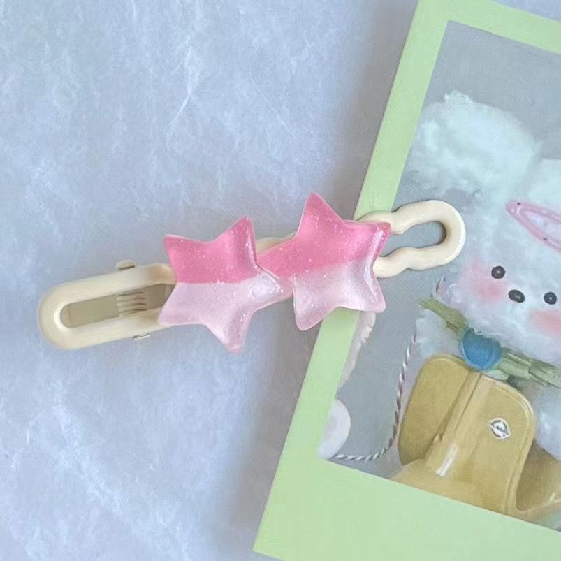 Ngôi sao tình yêu dần dần cô gái đơn giản kẹp tóc ngọt ngào