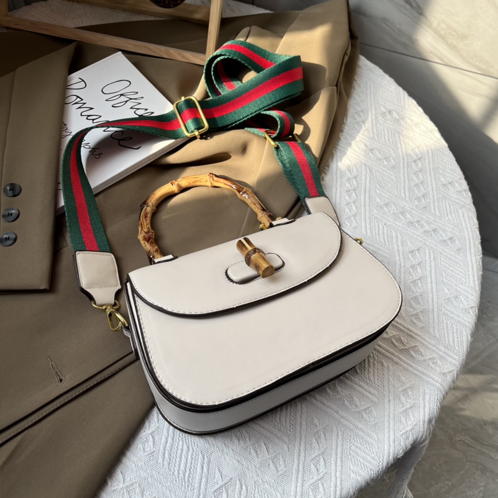 GUCCI6835 Women Sling Bag Casual Elegant Free Shipping Multifunction Crossbody  Saddle Bag M