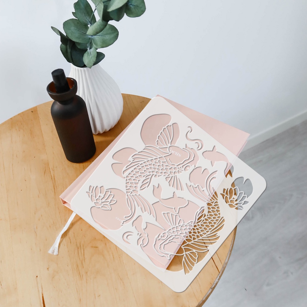 1 Khuôn Vẽ Hình Cá Koi Và Lá Sen 30x30cm Trang Trí Tường DIY