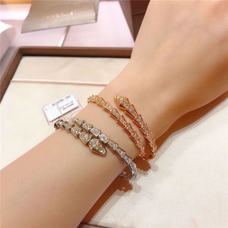 Vòng Tay Xương Rắn Bằng Thép Titan Mạ Vàng Hồng 18K Sang Trọng