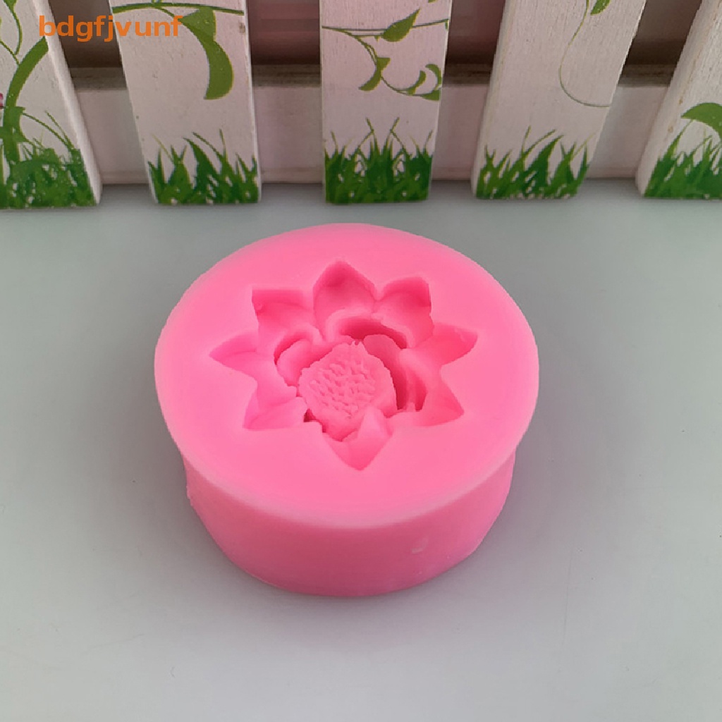1 Khuôn Làm Bánh / Sô Cô La / Xà Phòng Hình Hoa Sen Bằng Silicone DIY