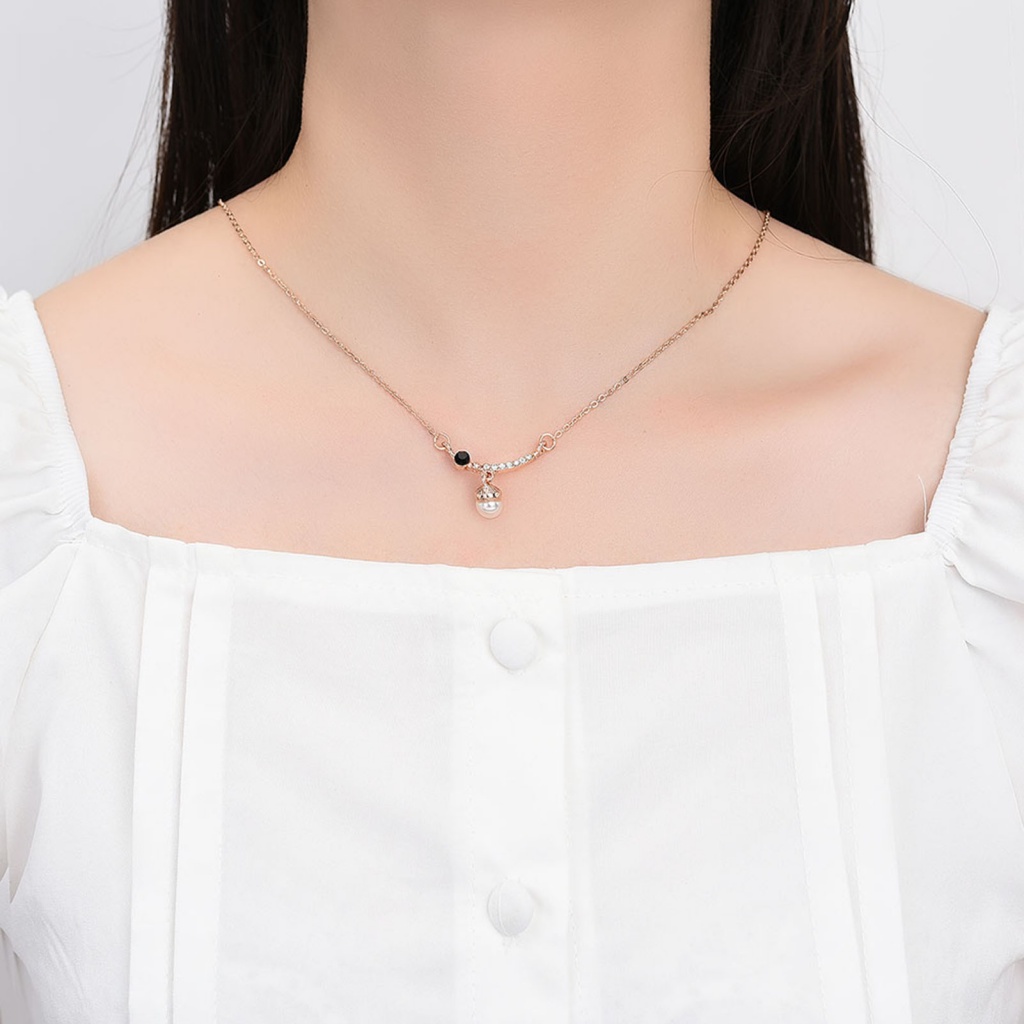 1 Bộ Vòng cổ Và Bông Tai Đính Kim Cương Giả Cho Nữ