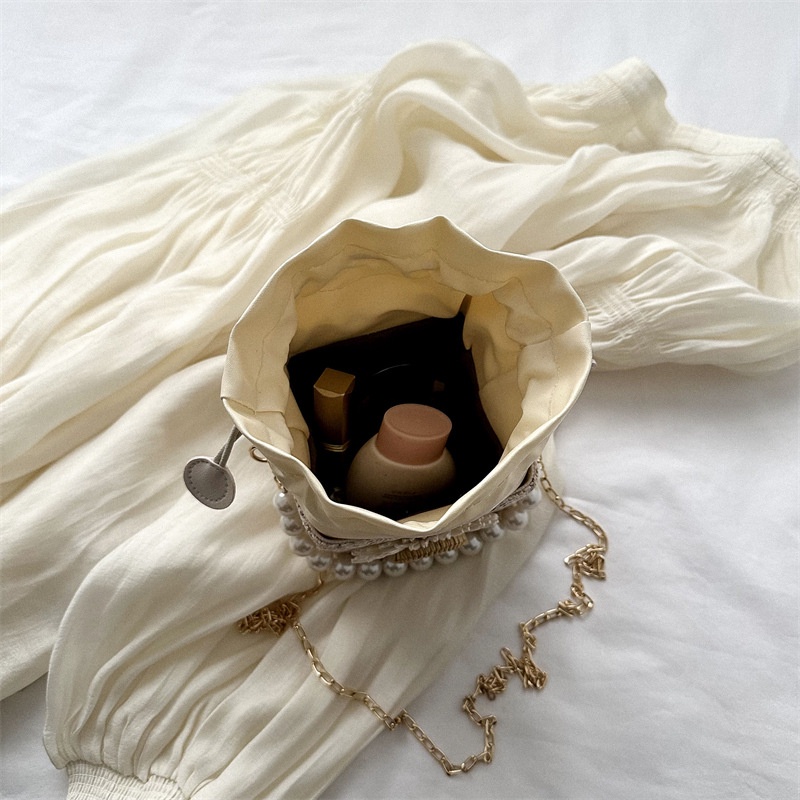 Túi Rơm Đeo Chéo Dây Rút Ngọc Trai Thời Trang Mới 2023