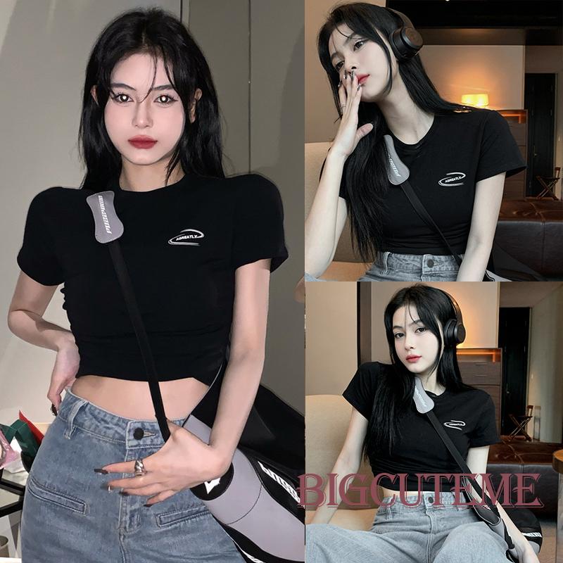 [] Áo Croptop Ôm Dáng Tay Ngắn Cổ Tròn In Chữ Cho Nữ