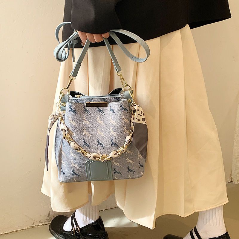 Túi Xách Đeo Vai Bằng Lụa Kích Thước Lớn Phong Cách Phương Tây Thời Trang Mùa Hè 2022 Mới Cho Nữ