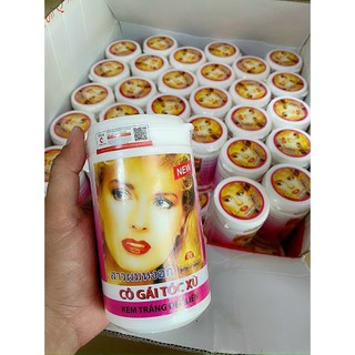 Kem dưỡng body cô gái tóc xù