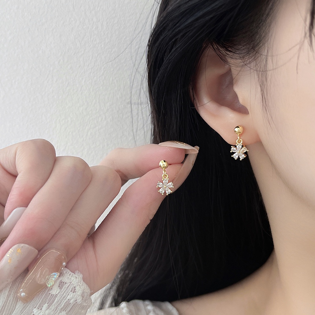 One Đôi Bông Tai Hình Hoa Tuyết Đính Đá Thời Trang Cho Nữ