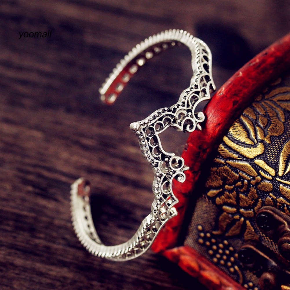 Vòng Đeo Tay Dạng Mở Khắc Hình Vương Miện Rỗng Phong Cách Cổ Điển Dành Cho Nữ