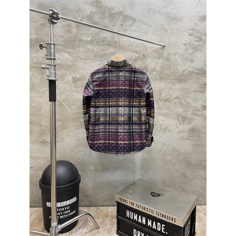 Áo Sơ Mi Unisex Tay Dài Sọc Caro Đỏ Đậm In Logo Chữ Cái Đầy Màu Sắc L888V Tky6U5