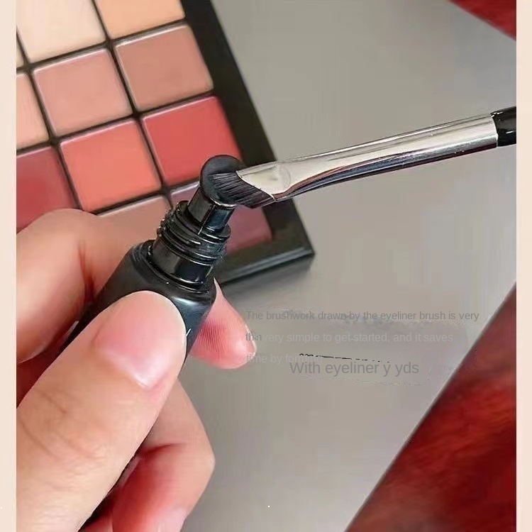 Cọ Kẻ Mắt Đầu Phẳng Chuyên Dụng Cho Trang Điểm