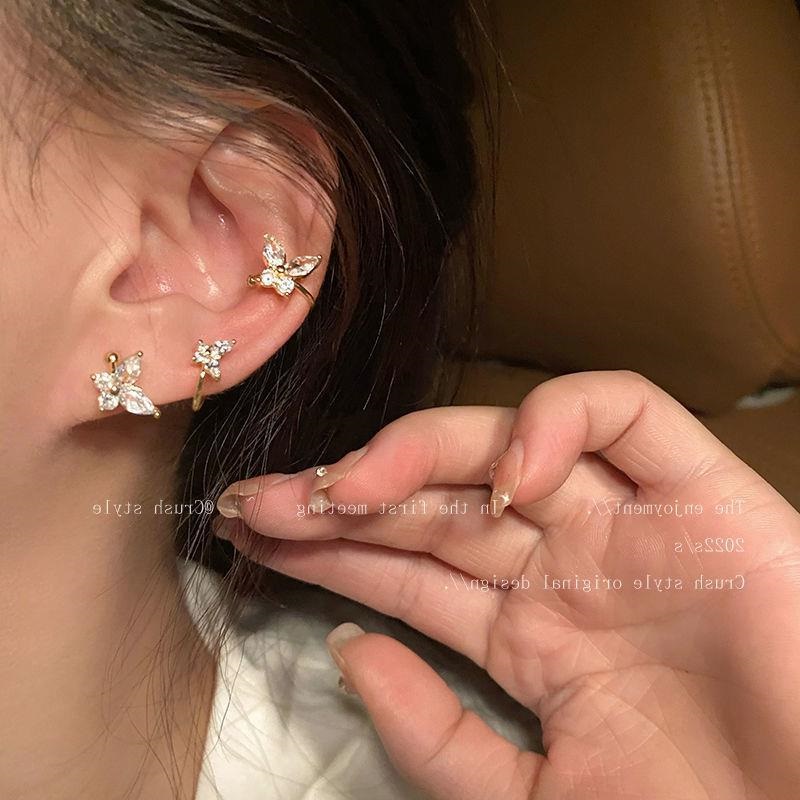 Bông Tai Hình Bướm Đính Đá Xinh Xắn Thời Trang Cho Nữ