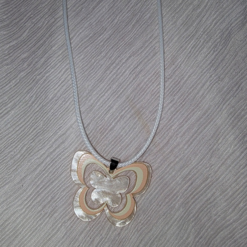 Vòng Cổ Choker Dây Sáp Mặt Bướm Acrylic Độc Đáo