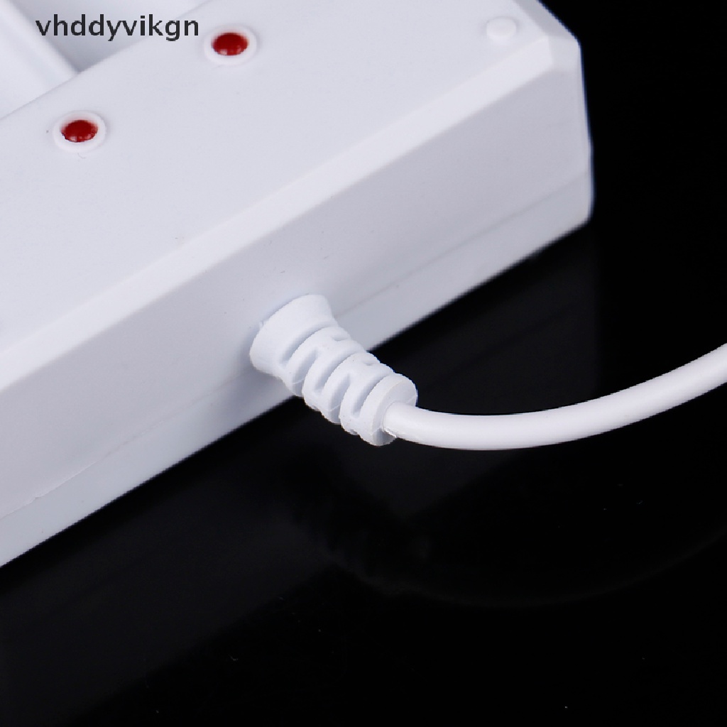 Hộp Sạc Nhanh 4 Ngăn Cho Pin AAA Và AA