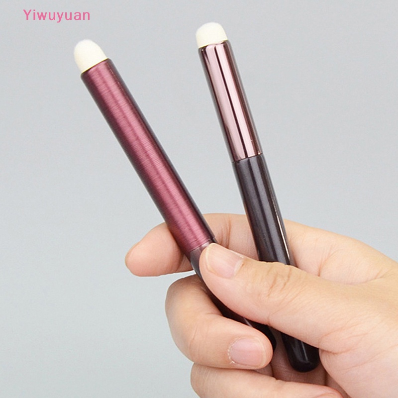 1 Cọ Trang Điểm Môi Đầu Tròn Mini Không Lem