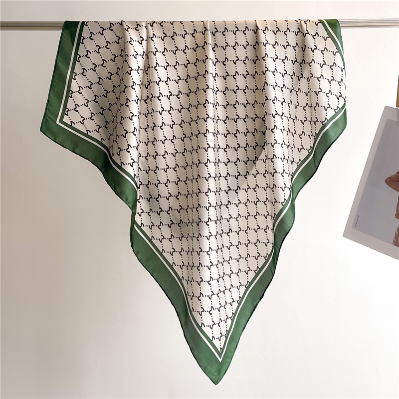 Khăn Choàng Cổ Hình Vuông 70x 70cm In Họa Tiết Hoa &amp; Chữ M Bằng Lụa Thời Trang Cho Nữ