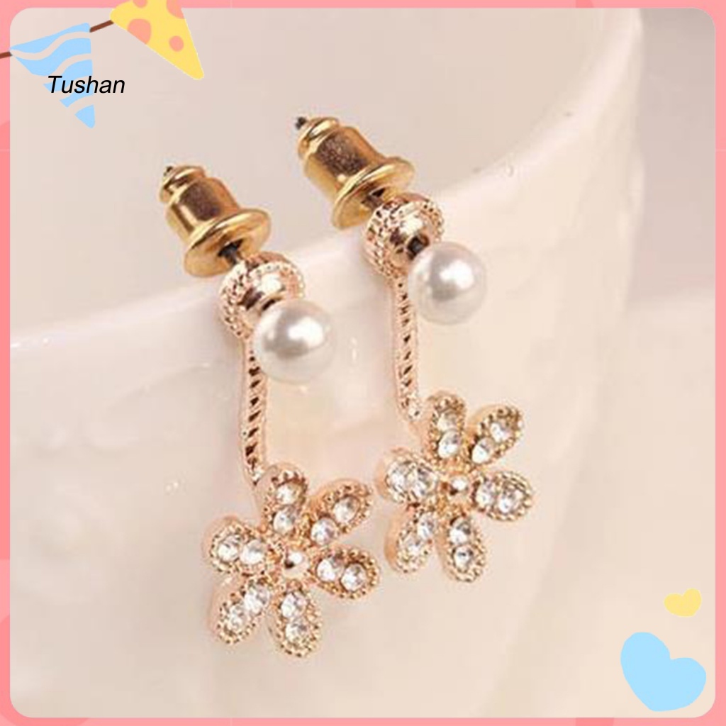 Bông Tai Hình Hoa Năm Cánh Đính Ngọc Trai Giả Thời Trang Cho Nữ