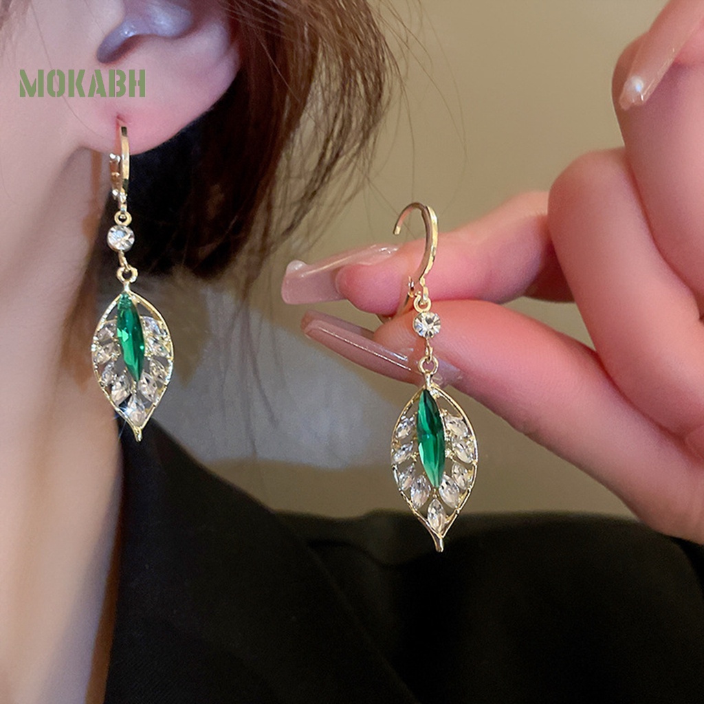 1 Đôi Bông Tai Hình Chiếc Lá Đính Đá Phong Cách Retro Dành Cho Nữ