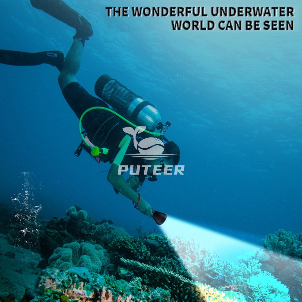 Đèn Pin Led IPx8 Siêu Sáng Chống Thấm Nước Pin 26650 Có Dây Đeo Tay Tiện Dụng Dùng Khi Đi Lặn