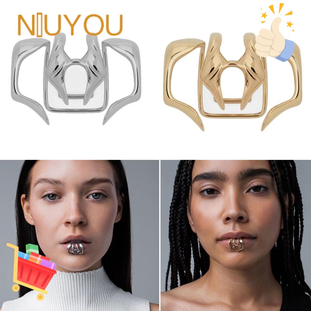 Khuyên Xỏ Môi Phong Cách Punk Mới