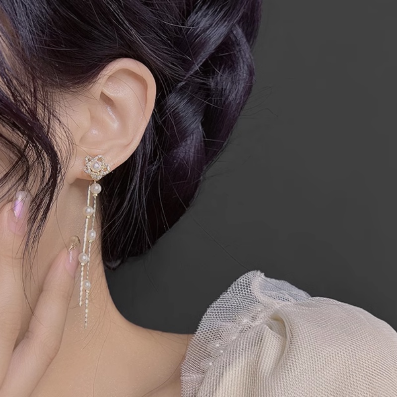 Bông Tai Dáng Dài Hình Hoa Đính Đá Pha Lê Thời Trang Hàn Quốc Cho Nữ