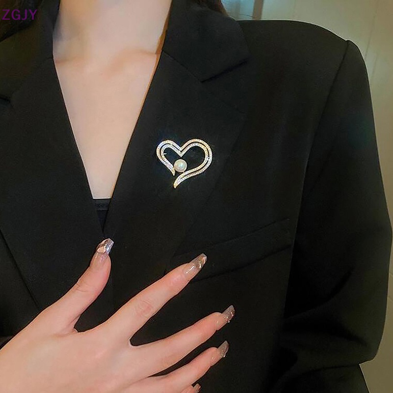 Ghim Cài Áo Hình Trái Tim Đính Đá Lụa Thời Trang Mới