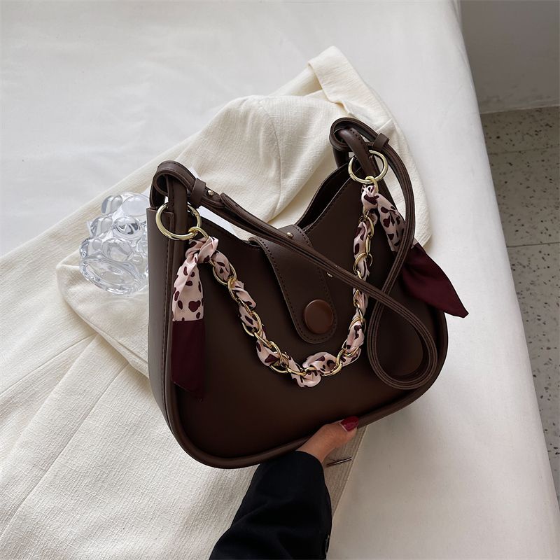 Túi Đeo Chéo Một Bên Vai Có Dây Xích Cổ Điển Thời Trang Phổ Biến Dành Cho Bạn Nữ Bán Chạy