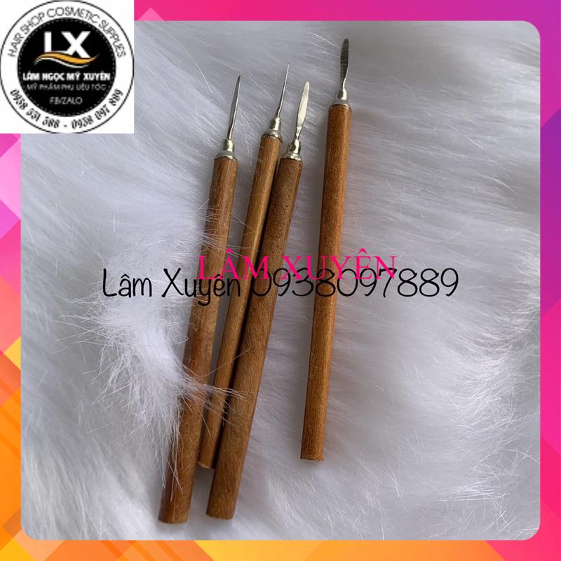Cây móc khoé 👍👍GIÁ RẺ👍👍 cán gỗ 1 đầu, cây lấy khoé mõng, không nhọn dễ dàng lấy đi khoé chân không gây đau rát