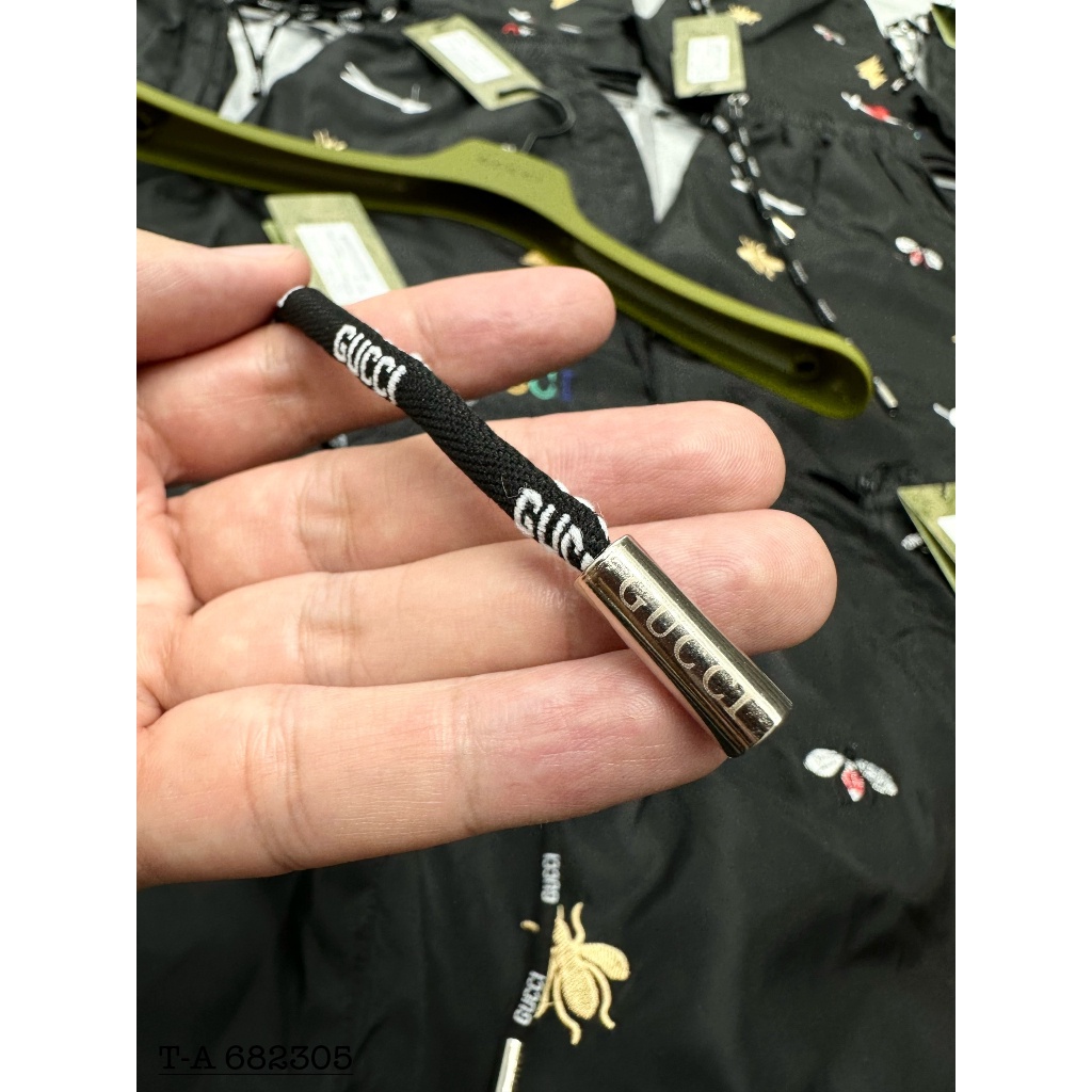 Quần Đùi Nam Vải Gió Gu Chỳ Thêu Logo Rõ Nét, Quần Shorts Nam Siêu Đẹp Thời Trang Trẻ Trung